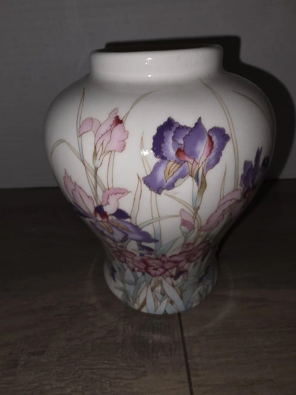 Vintage AYAME SEIZAN JAPAN Vase- Purple & Pink Irises & Gold Trim Hand Painted
